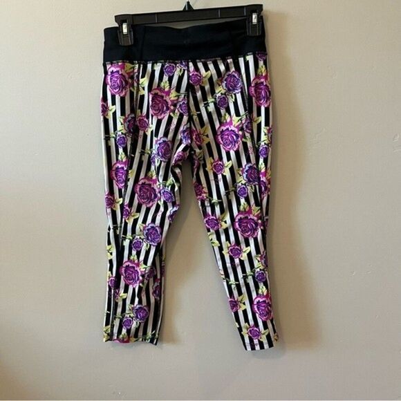 BETSEY JOHNSON Floral / Striped Cropped Leggings Size Small - Picture 3 of 5